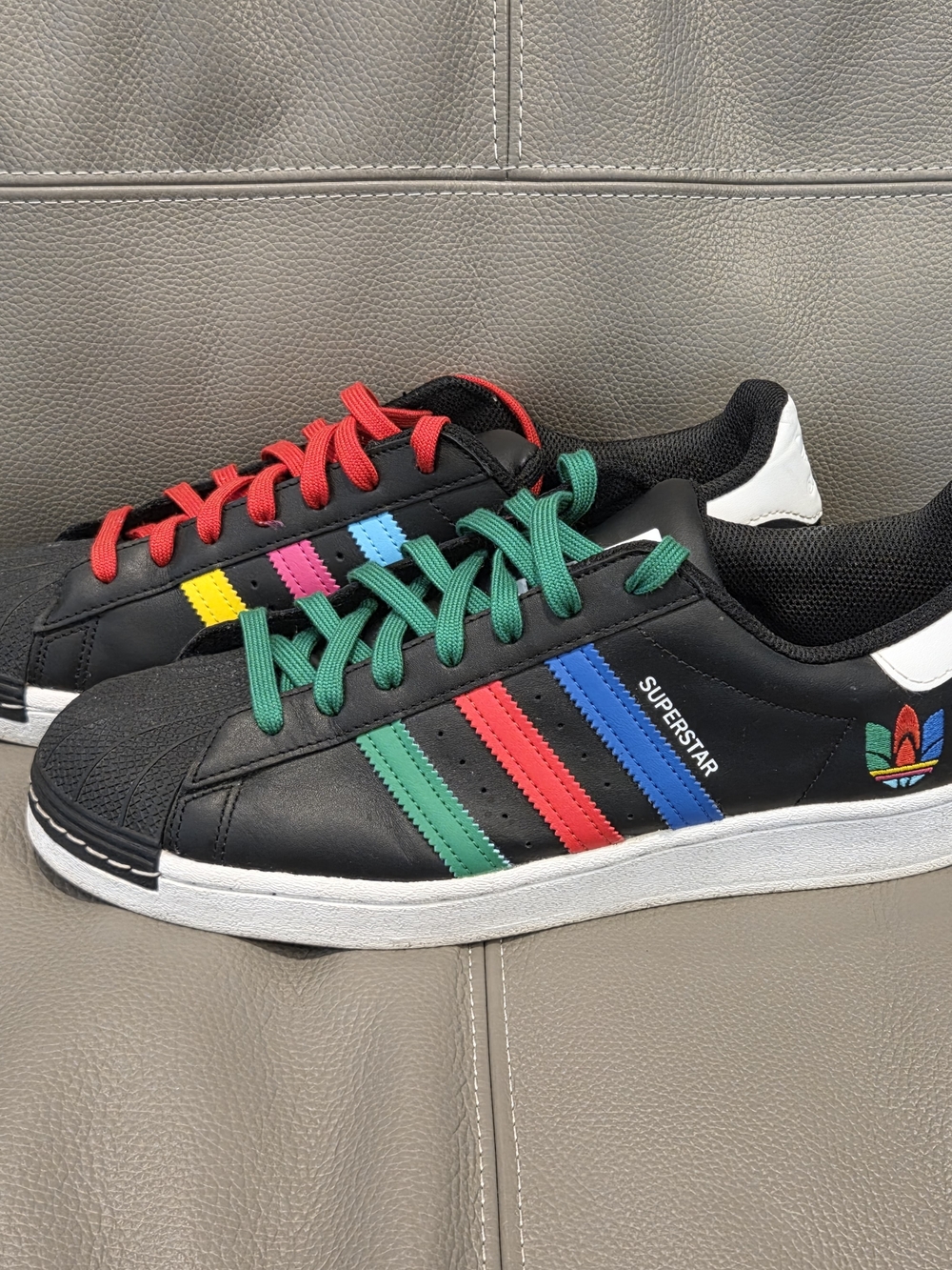 Adidas Men's Size 10.5 Superstar Inclusivity Originals FU9520 Sneakers Black EUC
